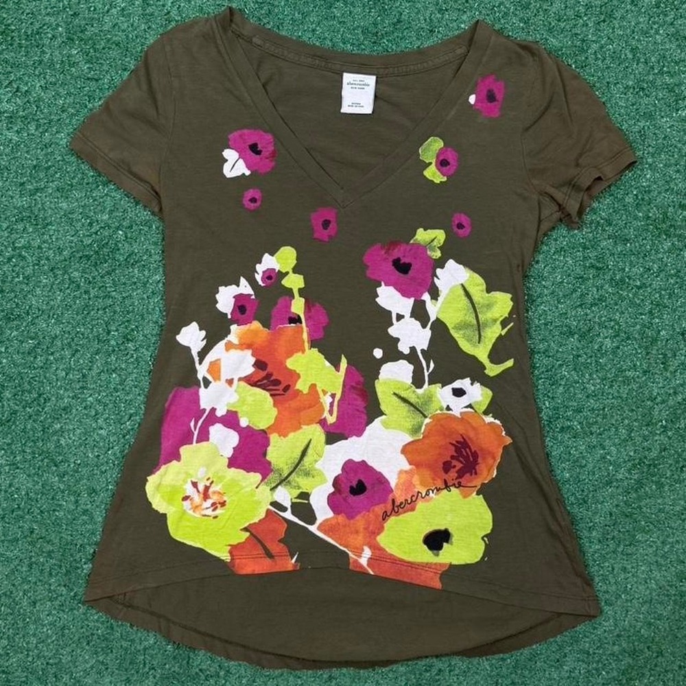Abercrombie & Fitch brown floral v-neck top Size Medium